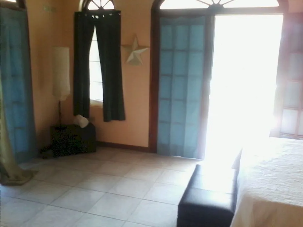 Dolphin Bay Yoga Guest House Drapers